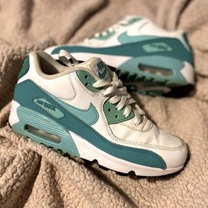 Nike Air Max size 5.5 white/teal
